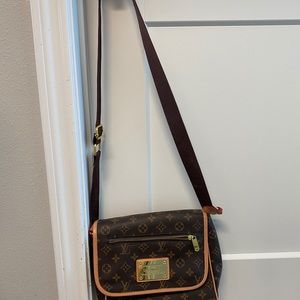 Brown cross bag